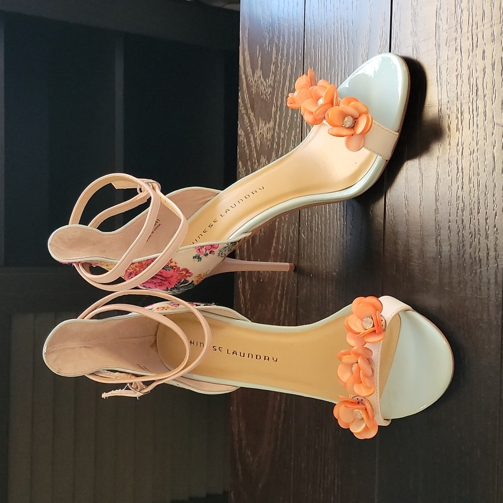 NWOB Chinese Laundry Lullaby Floral Heels